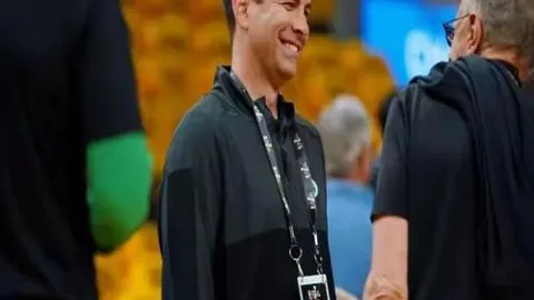 2025中超赛季收官：上海海港夺冠再续辉煌，梅州客家无奈降级